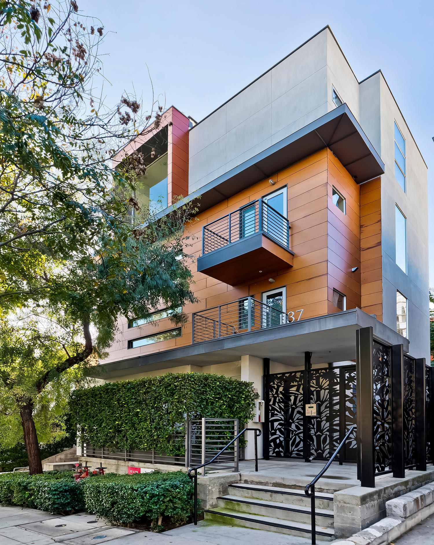 1137 Hacienda Place 1