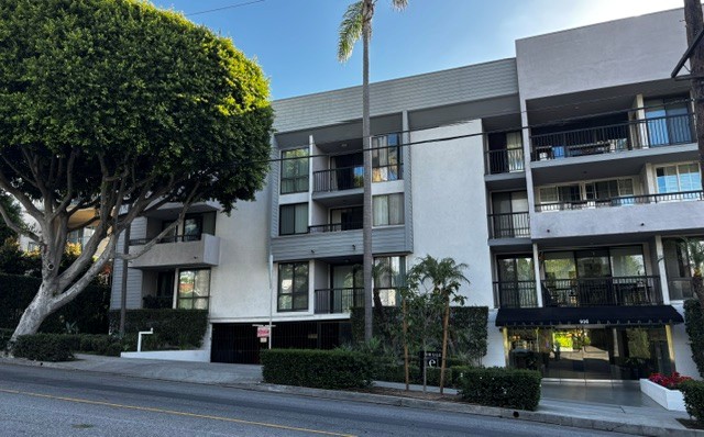 906 Doheny Exterior (1)