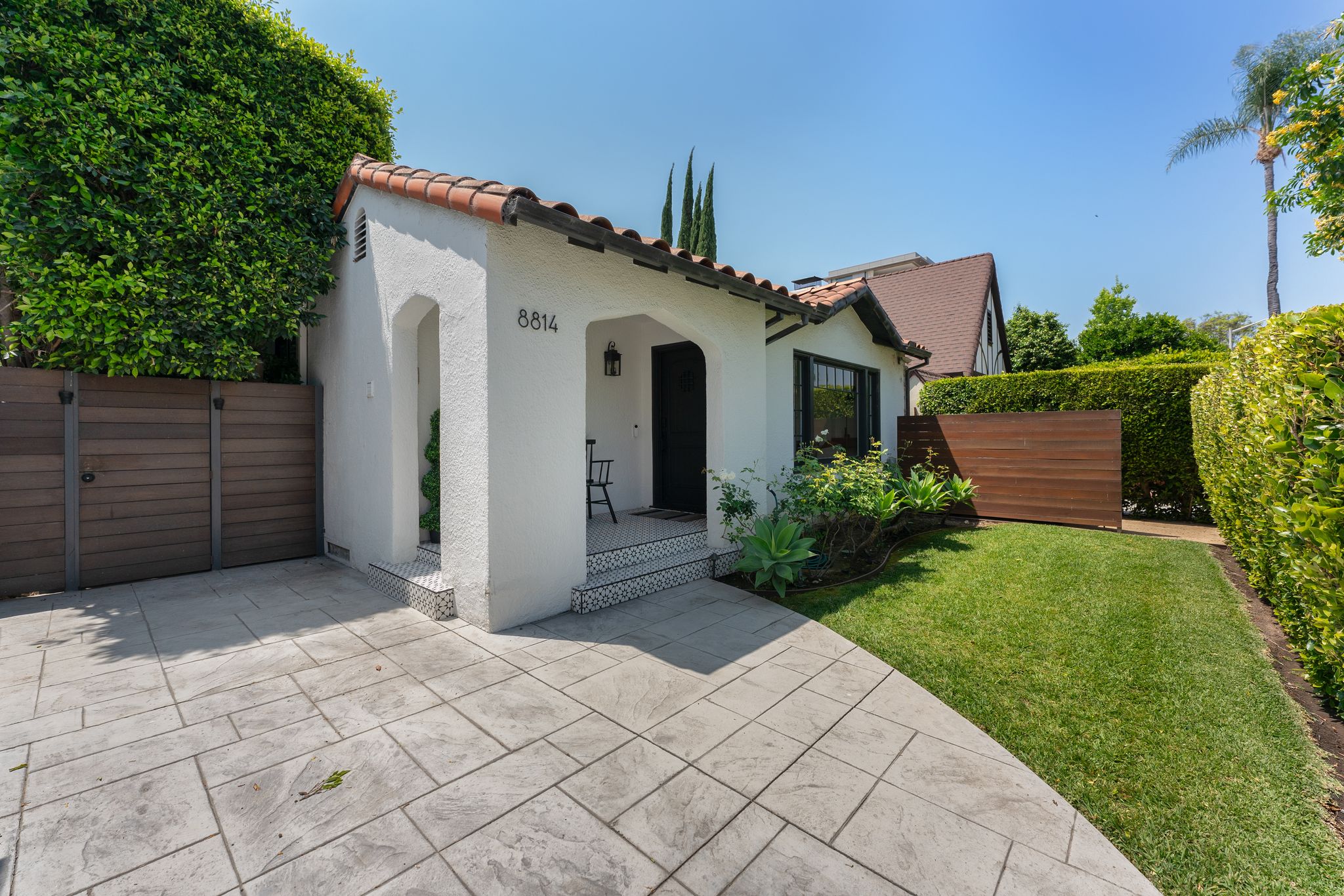 8814 Rosewood Ave-2